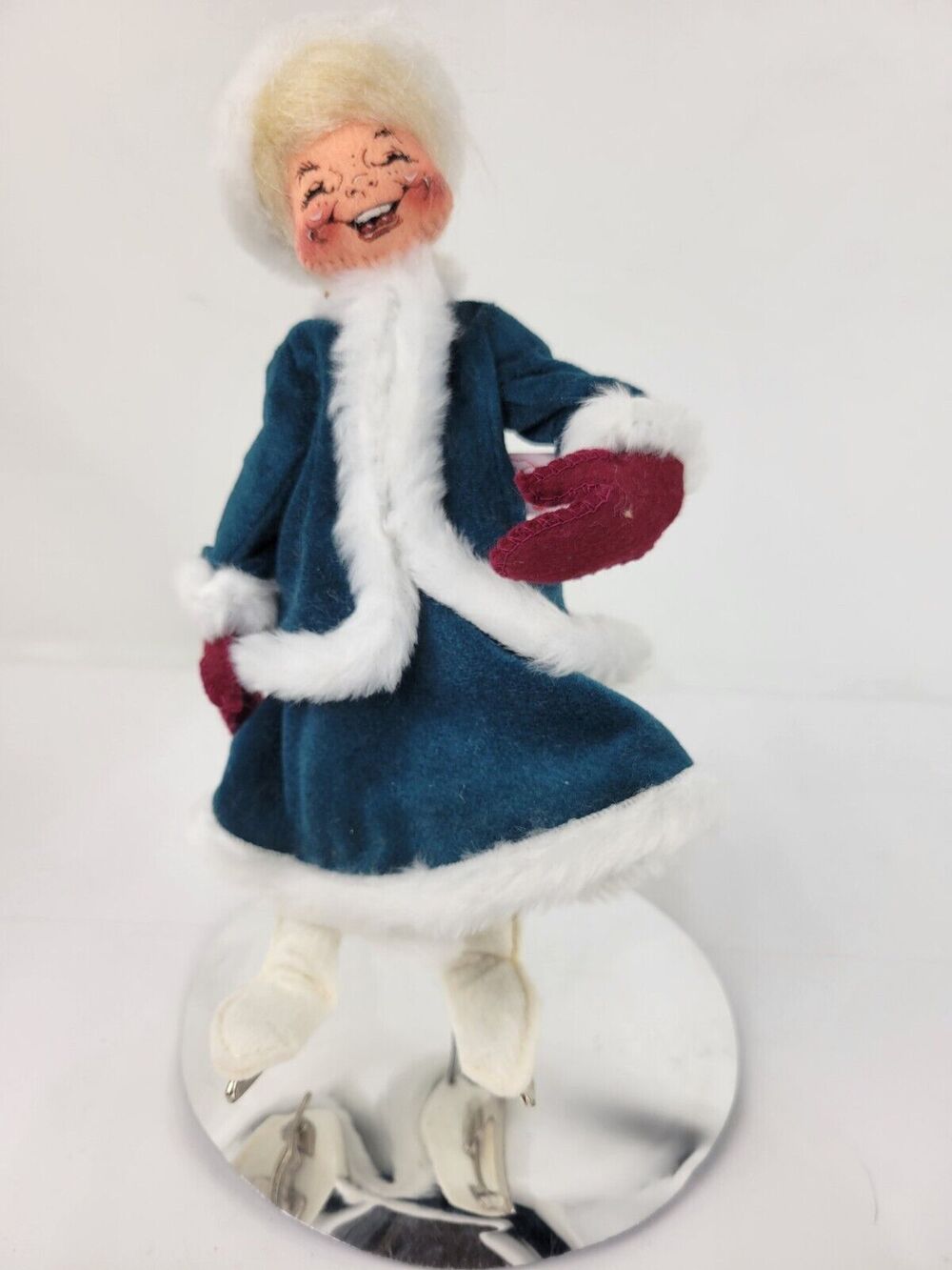 1991 Annalee Women Female Ice Skater Felt Plush Posable Doll Shiny Base 10”